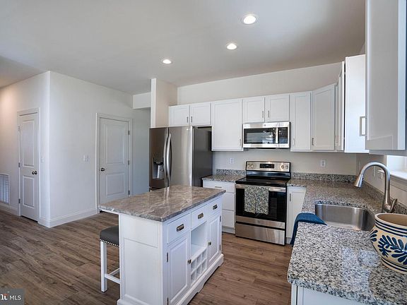 4th image of 453 Fawn Valley Rd