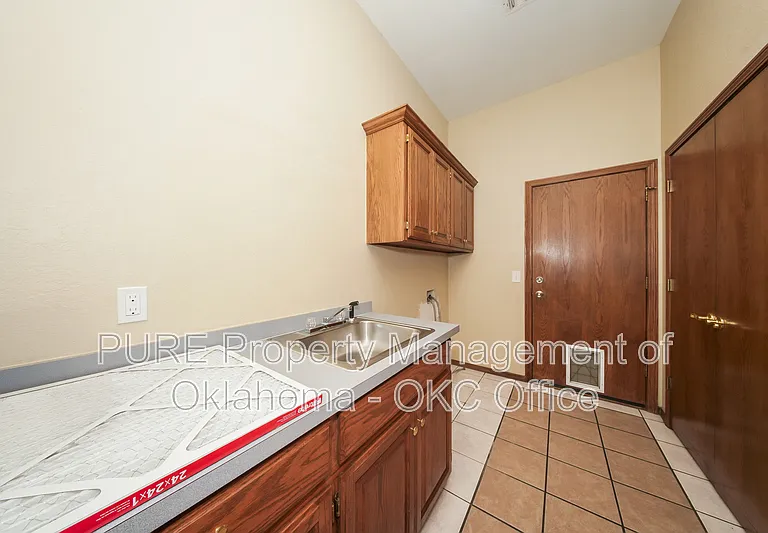 160 N Lakeside Ter — Photo 17