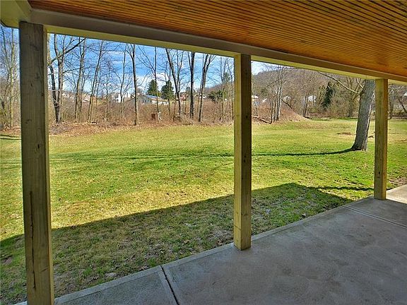 3rd image of 205 Woodlawn Dr