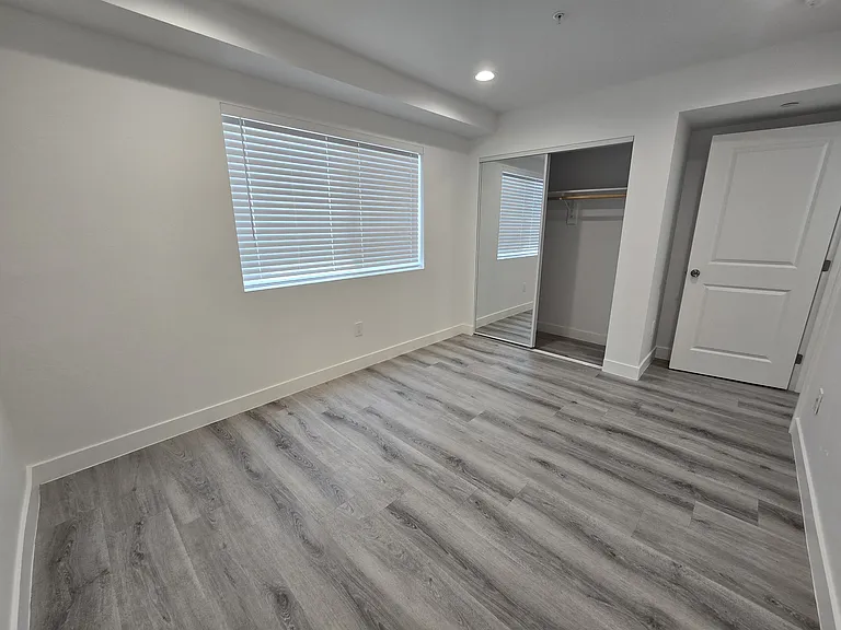 1807 Workman St #3/4 — Photo 8