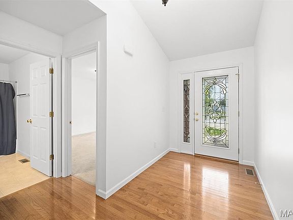 3rd image of 601 Ember Crest Dr