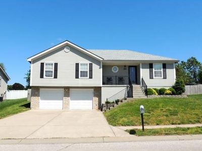 2916 SW Shadow Brook Dr, Blue Springs, MO, 64015