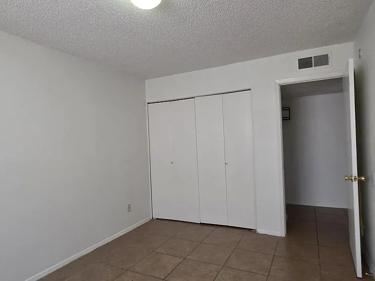 3005 Barkarian Pl — Photo 18