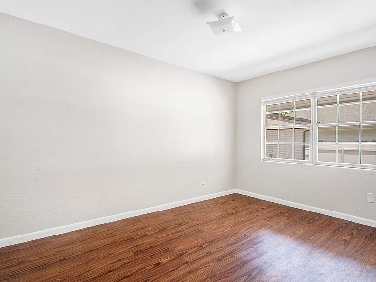 815 E Fort King St — Photo 43