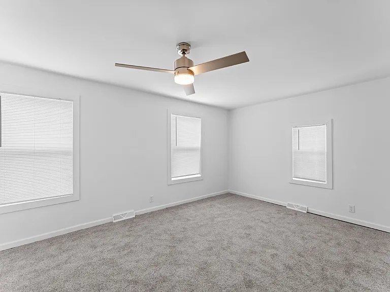 815 Kickapoo St — Photo 17
