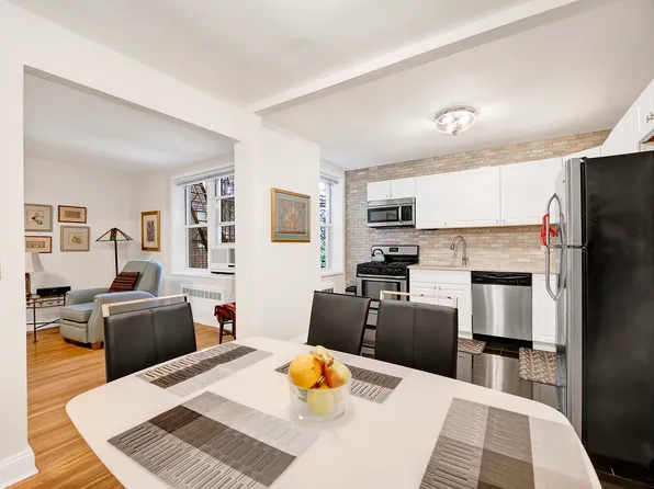 9707 Fourth Avenue image 5 of 18