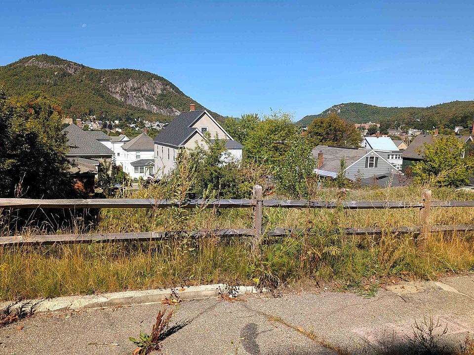 2nd image of 469 Hillsboro Street