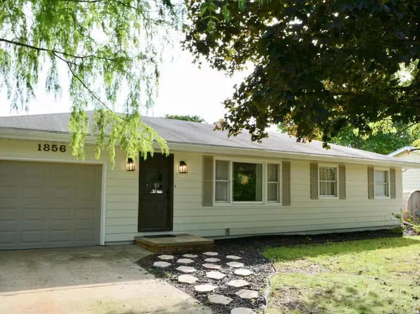 1856 S Donna Dr, Stevensville, MI 49127