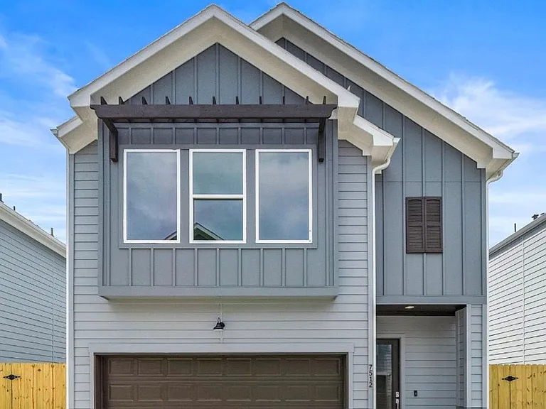 7522 Sandle St — Photo 1