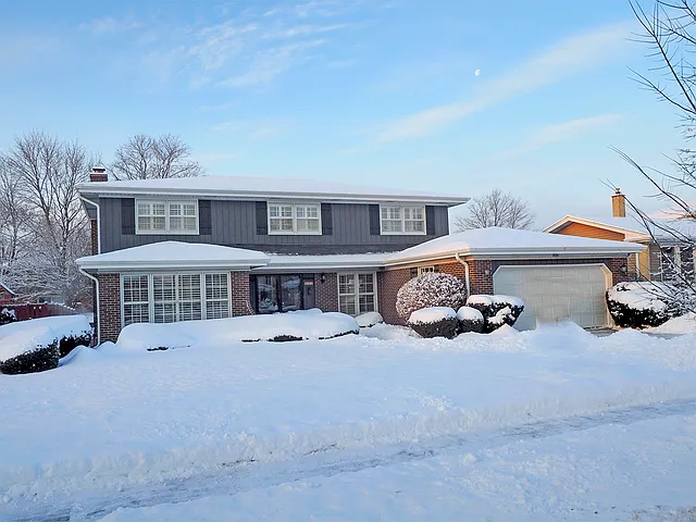 923 E Waverly Dr photo 1