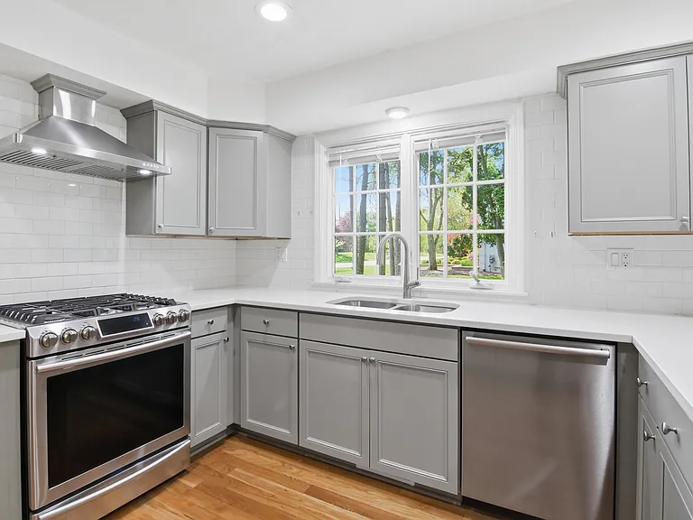 4576 Wagon Wheel Dr — Photo 5