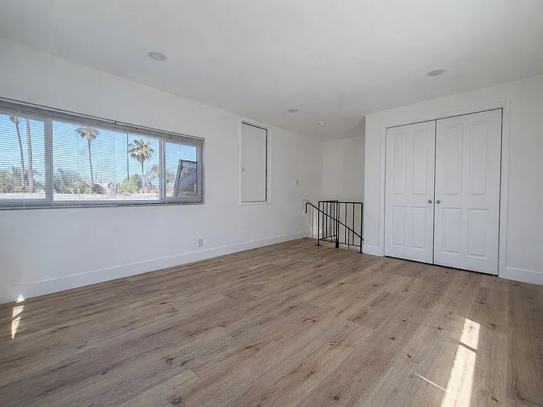 1600 E Ocean Blvd #8 — Photo 8