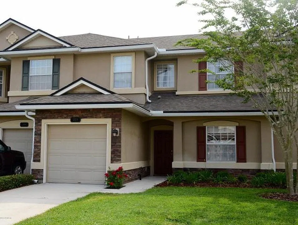 273 Wooded Crossing Cir