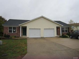 32 Holder Ct, Saint Charles, MO 63303