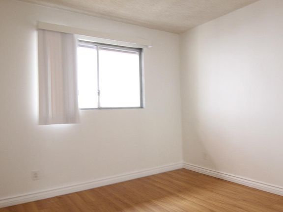 4th image of 1252 Barry Ave APT 4