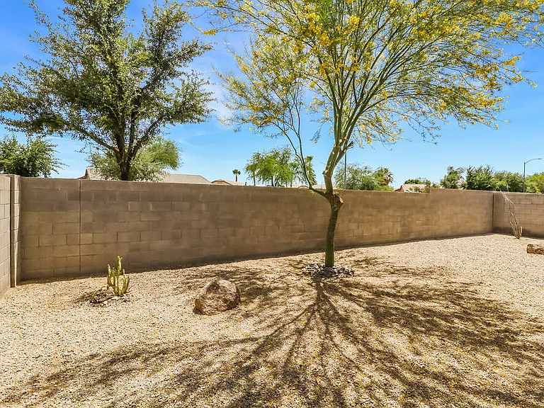 15233 W Banff Ln — Photo 16
