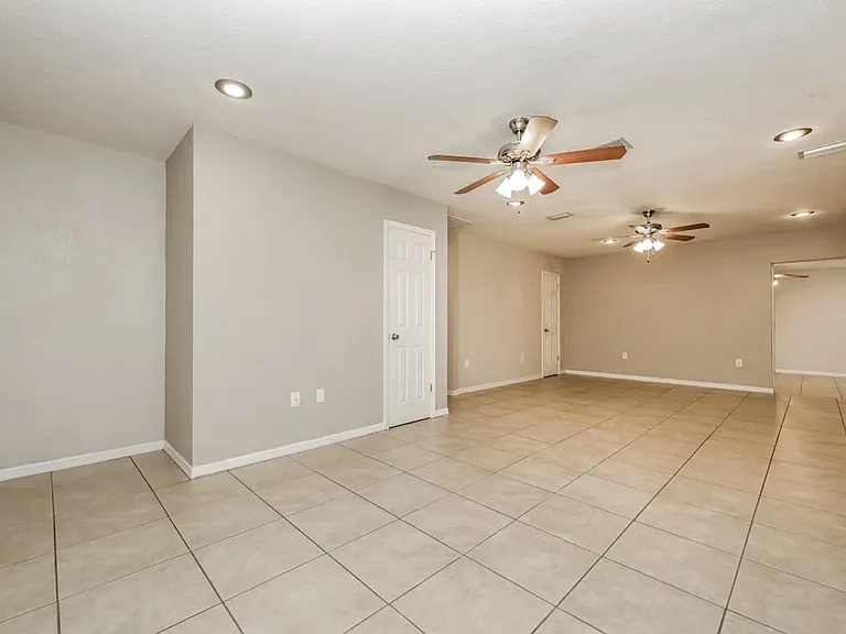 634 Huntington St — Photo 12