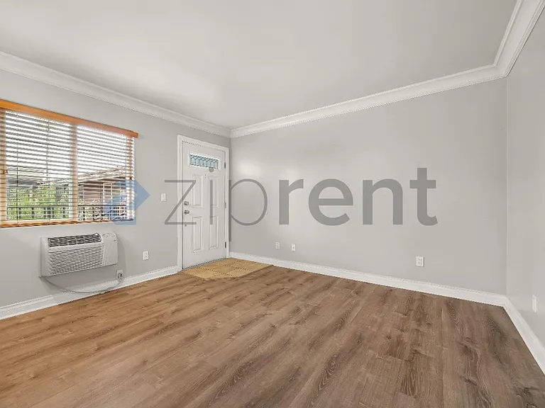 800 N Mollison Ave #48 — Photo 4