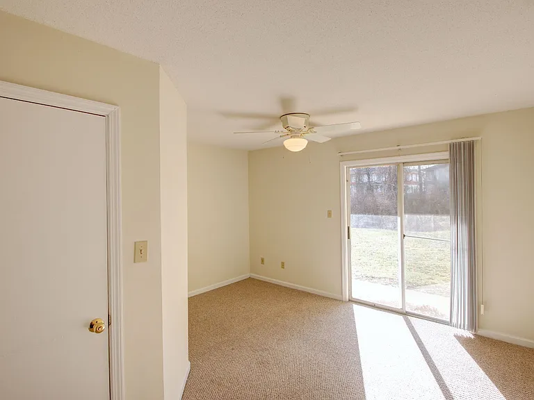 988 Clarizz Blvd S — Photo 27