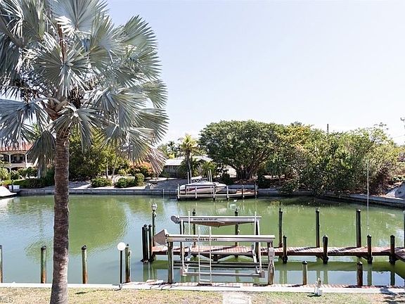 4th image of 1102 Harbor Cottage Ct