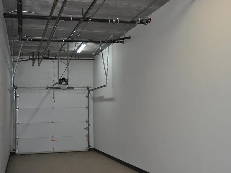 255 W 7th St #6 — Photo 12