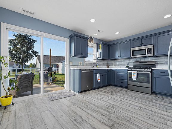 5th image of 325 Weston Dr