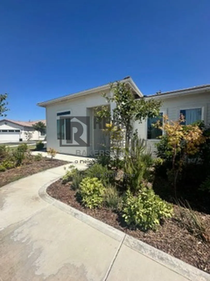 4 bed, 3.0 bath, 2382 sqft, $3,000 — Photo 3