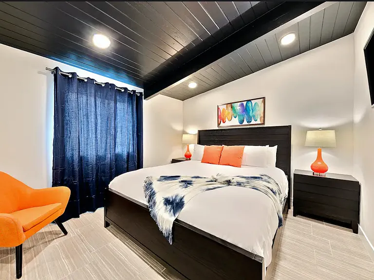 2nd Bedroom - King Bed with Flat Screen TV.