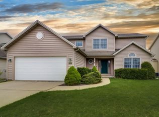 1504 Windham Hill Rd, Bloomington, IL 61704