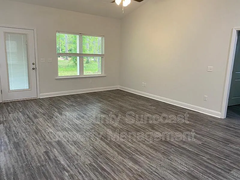 3 bed, 2.0 bath, $1,925 — Photo 3