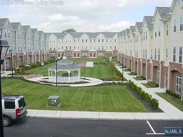 1105 Hamilton St, Belleville, NJ 07109
