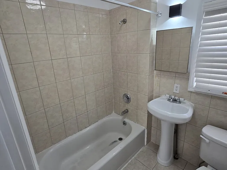 19 E 19th St #2 — Photo 10
