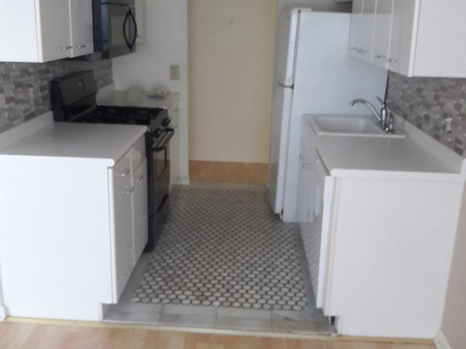 1st image of 171 Wellington Ct APT 3G