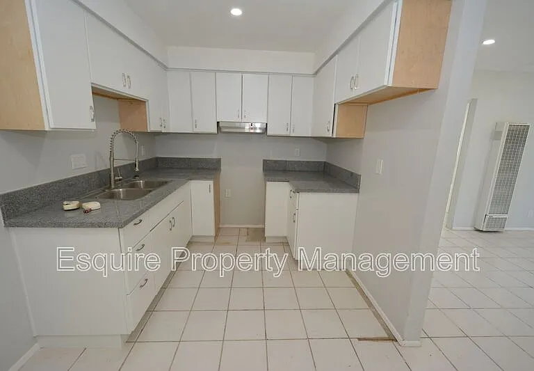 951 W Cedar Ct #1 — Photo 6
