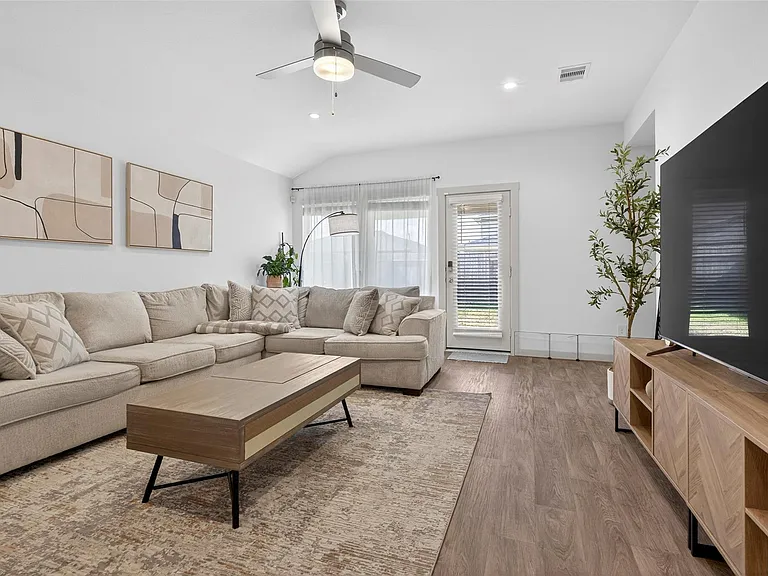 12812 Tokenhouse Ln — Photo 1