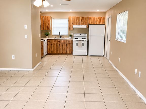 3rd image of 5444 Amy Ln
