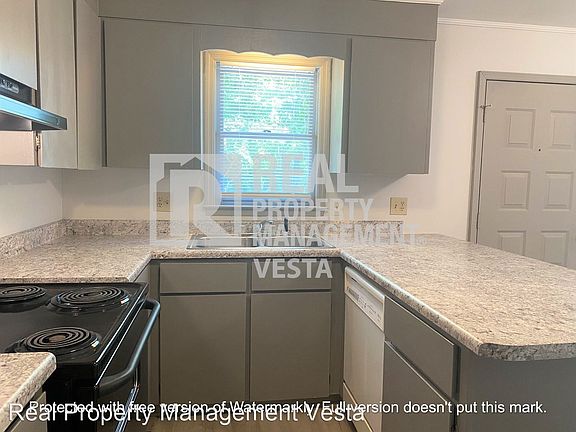 4th image of 130 Tyrone Blvd #132