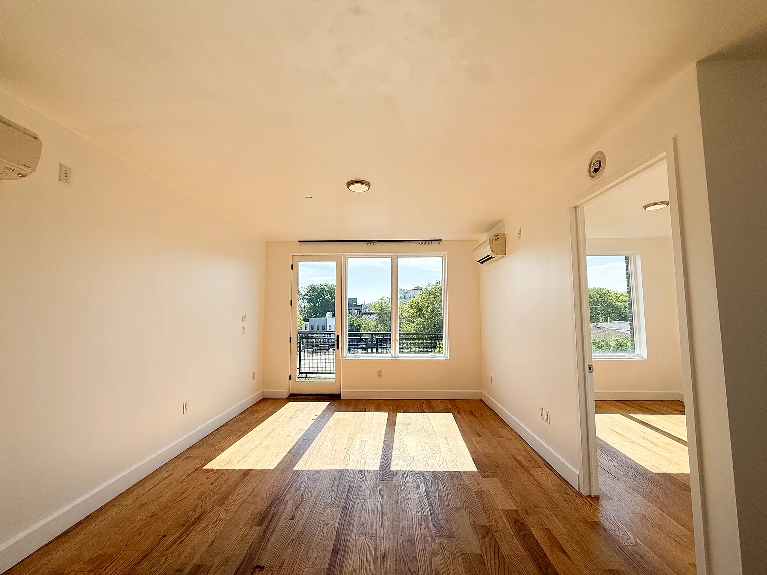 65 Woodbine Street — Photo 3