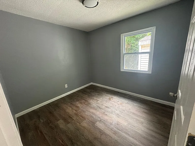 10113 Duke Dr — Photo 6