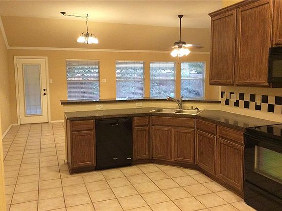 4th image of 10207 Joy Dr
