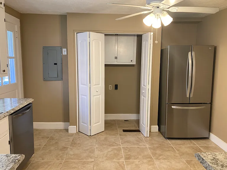 3204 Sherwood Ave — Photo 7