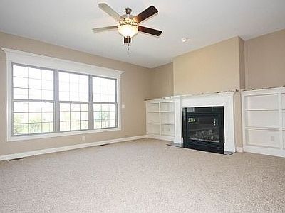 4th image of 426 Garnet Dr