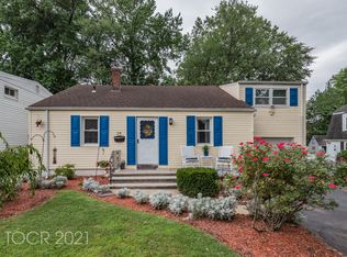 28 New Jersey Ave, Bergenfield, NJ 07621