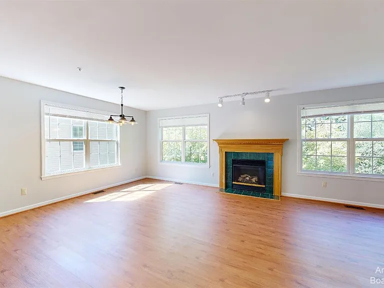 2813 Barclay Way — Photo 2