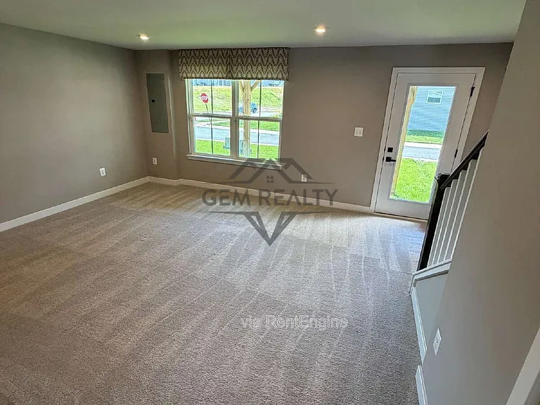 8700 Stevenson Ln — Photo 14