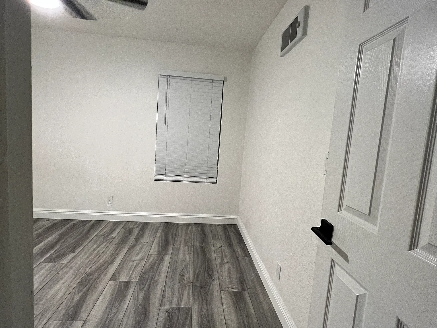 1160 E Washington Ave E — Photo 2