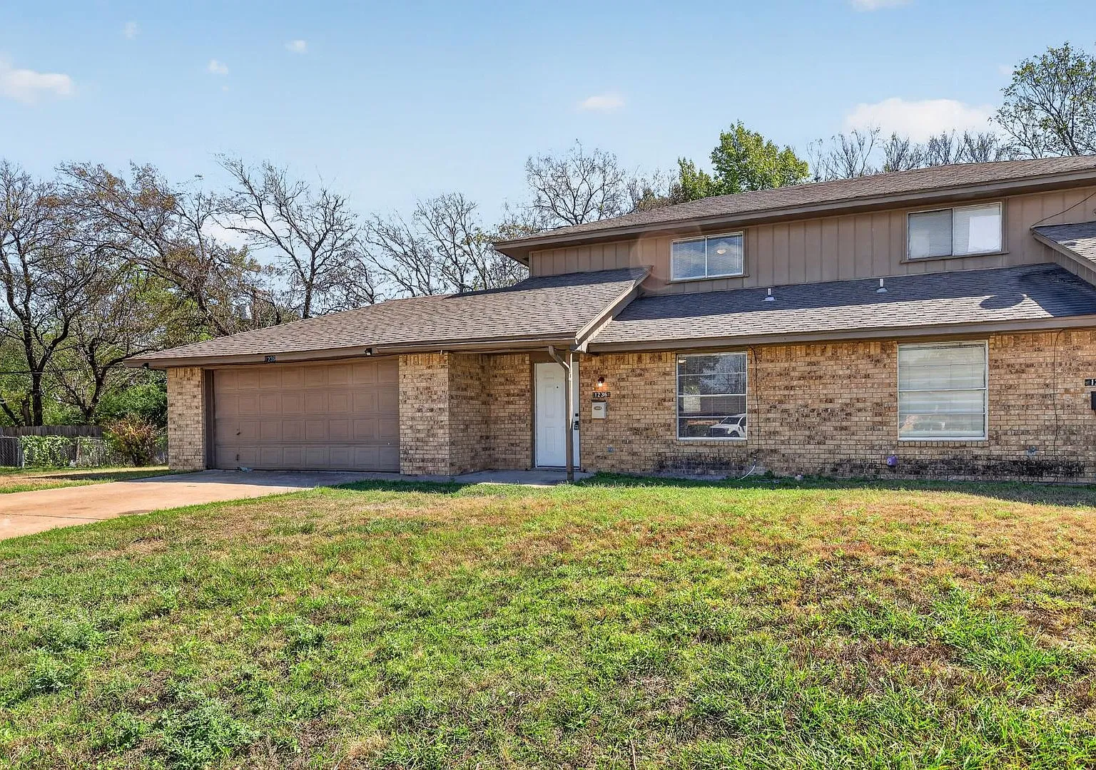 3 Bed 2 Bath Two Story Duplex in Duncanville! — Photo 2