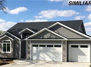 940 Melody Cir, Waukee, IA 50263