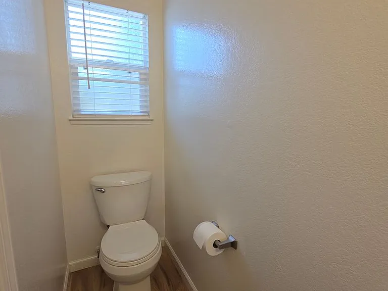 1918 Knolls Dr — Photo 12