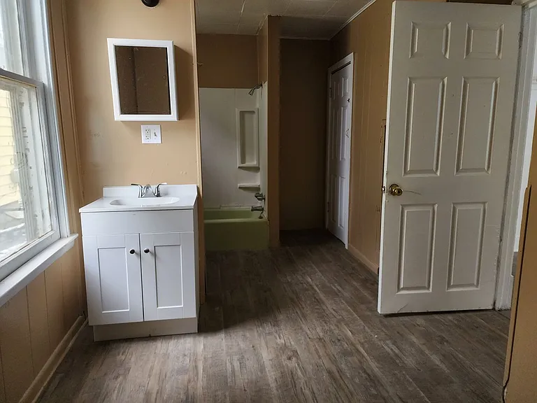 933 S Greenlawn Ave — Photo 15